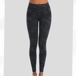 Spanx Look at Me Now Seamless Leggings Camo